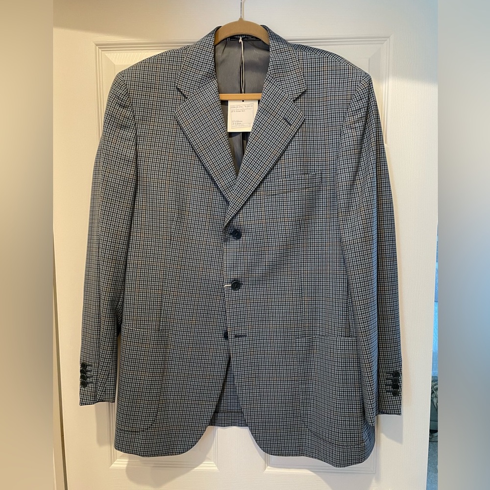 NWT = Handsome Italian 100% VirginWool Sports Jacket by Peter Elliot